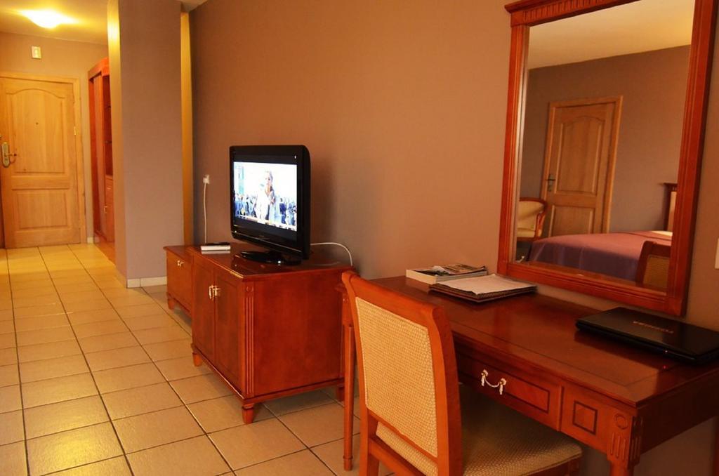 Mensvic Grand Hotel Аккра Номер фото