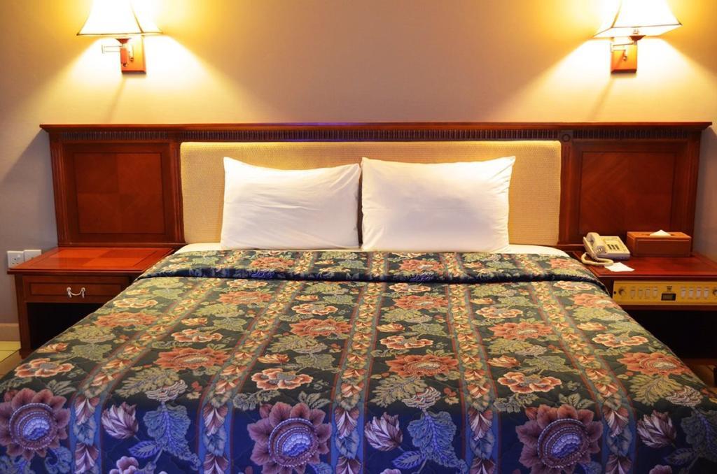 Mensvic Grand Hotel Аккра Номер фото