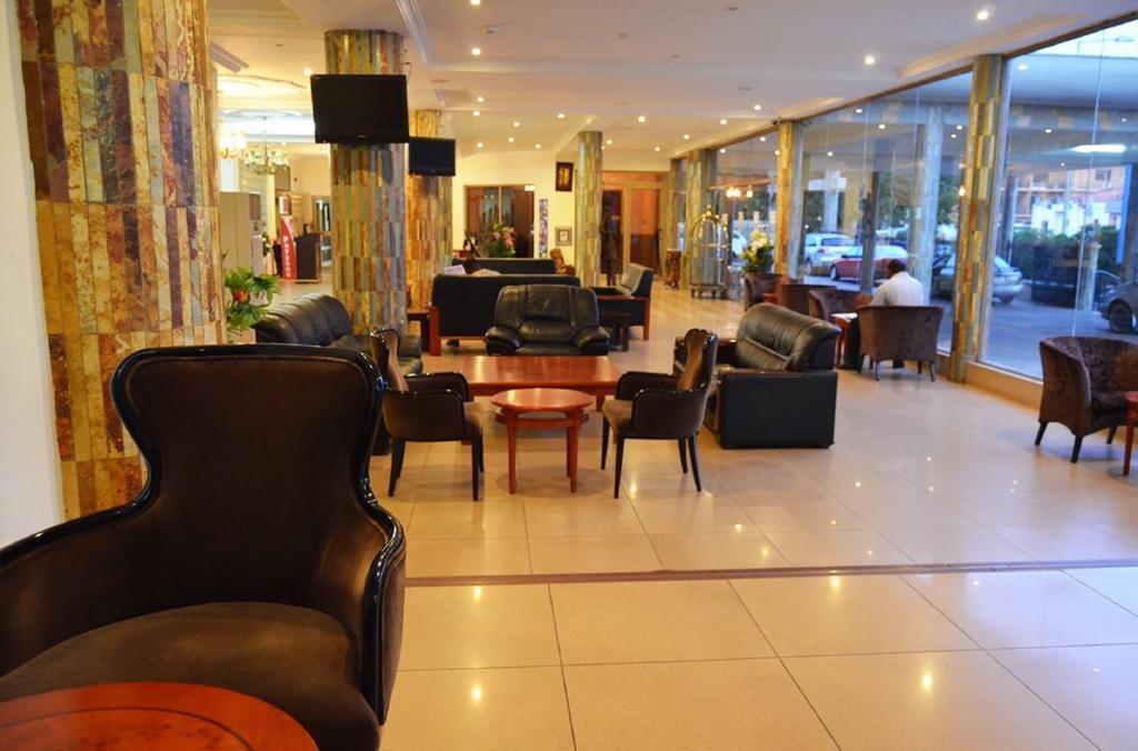 Mensvic Grand Hotel Аккра Экстерьер фото